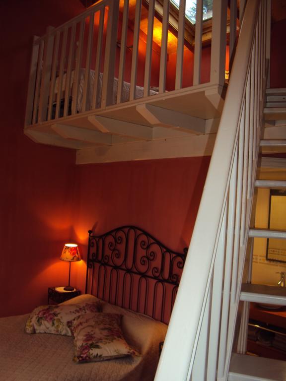 Maison D'Hotes Du Vert Vallon Bed & Breakfast Theize Room photo